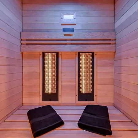Les De Laure - O Lit Divin, Instant De Volupte, Balneo Sauna, Climatisation, Netflix, 160m De La Cite Medievale דירה *
