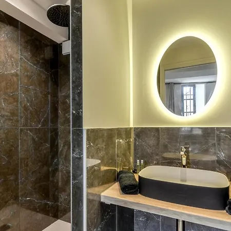 Les De Laure - O Lit Divin, Instant De Volupte, Balneo Sauna, Climatisation, Netflix, 160m De La Cite Medievale Апартаменты *