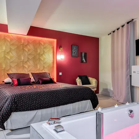 Апартаменты Les De Laure - O Lit Divin, Instant De Volupte, Balneo Sauna, Climatisation, Netflix, 160m De La Cite Medievale Каркассон