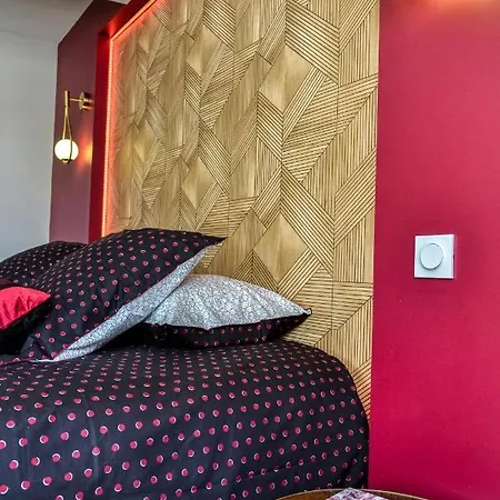 Apartamento Les De Laure - O Lit Divin, Instant De Volupte, Balneo Sauna, Climatisation, Netflix, 160m De La Cite Medievale