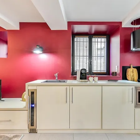 Les De Laure - O Lit Divin, Instant De Volupte, Balneo Sauna, Climatisation, Netflix, 160m De La Cite Medievale Апартаменты