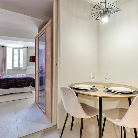 Les De Laure - O Lit Divin, Instant De Volupte, Balneo Sauna, Climatisation, 160m De La Cite Medievale