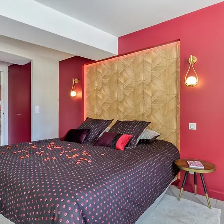 Les De Laure - O Lit Divin, Instant De Volupte, Balneo Sauna, Climatisation, Netflix, 160m De La Cite Medievale