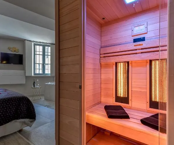 Appartement Les De Laure - O Lit Divin, Instant De Volupte, Balneo Sauna, Climatisation, Netflix, 160m De La Cite Medievale Carcassonne