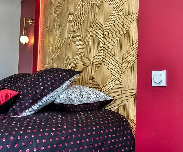 Daire Les De Laure - O Lit Divin, Instant De Volupte, Balneo Sauna, Climatisation, Netflix, 160m De La Cite Medievale